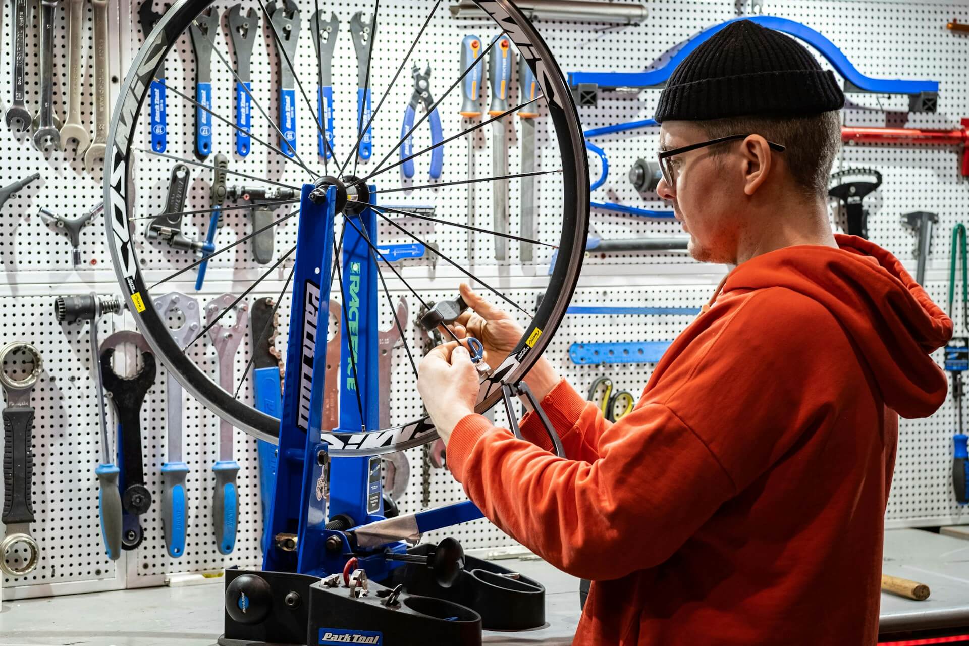 Ta hand om din cykel Att ta hand om din cykel är viktigt.