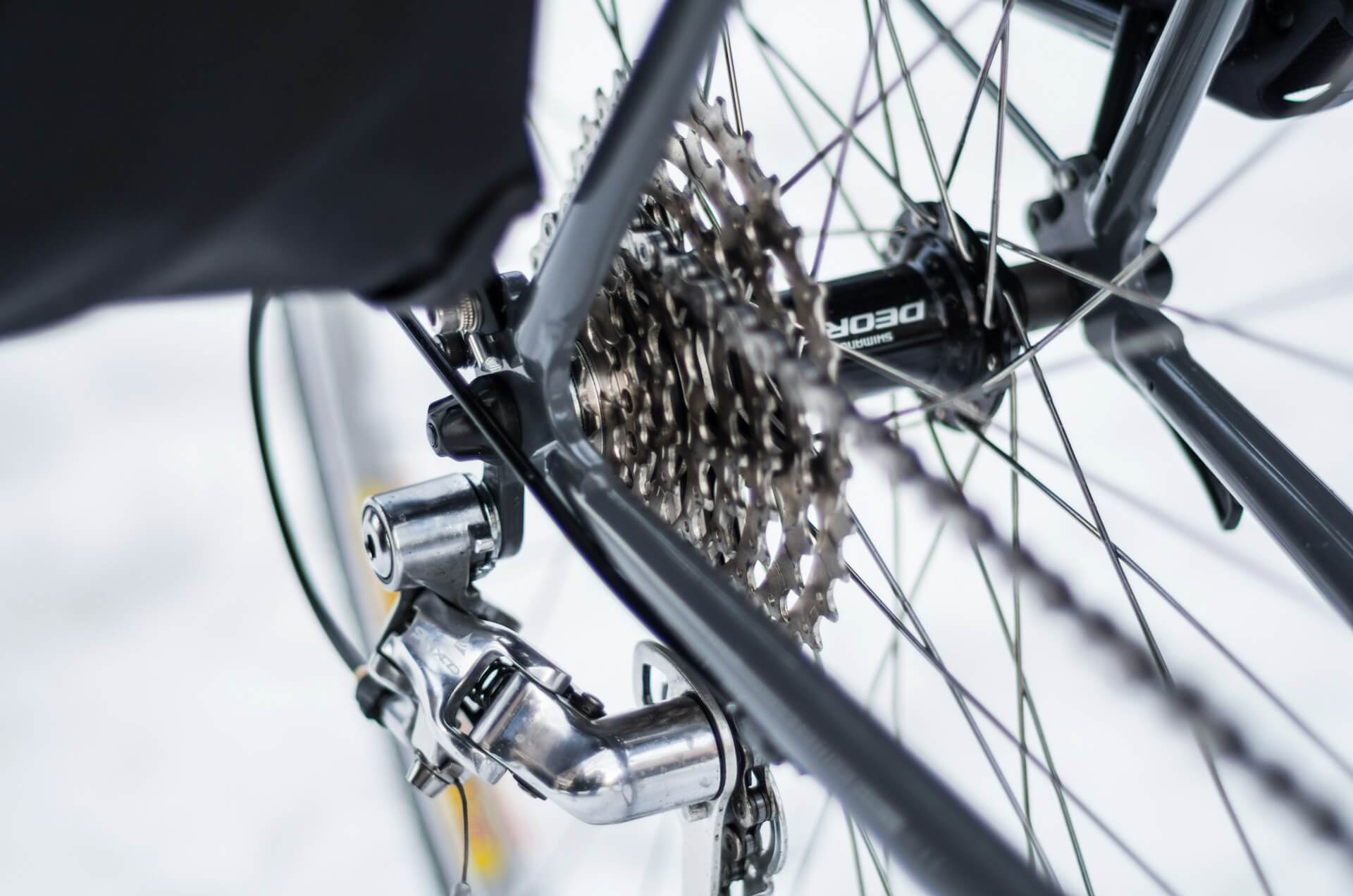 Rengöra drev på cykeln Lär dig att rengöra drev på cykeln.